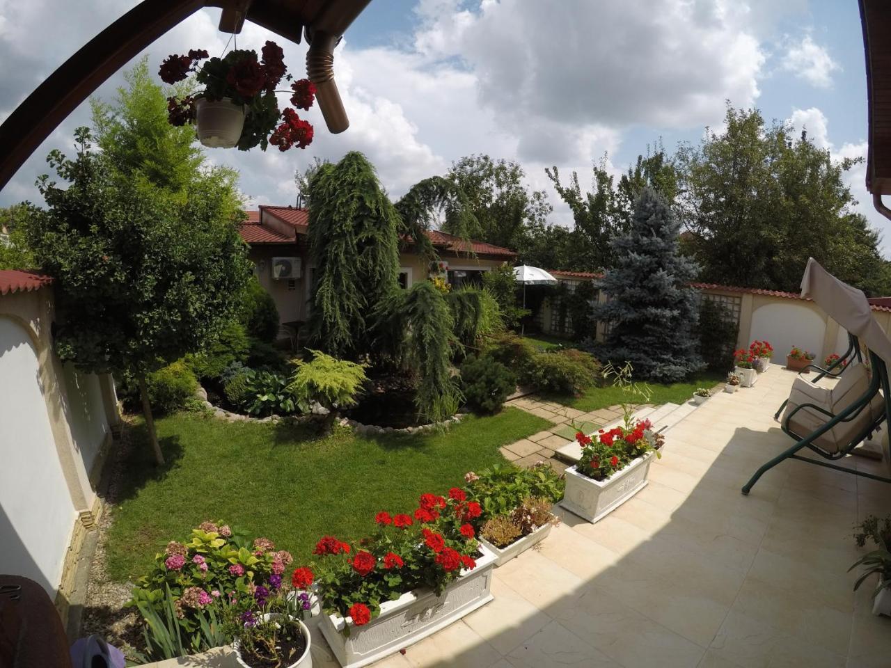 Cristi'S Rooms - Pensiune Oradea Buitenkant foto
