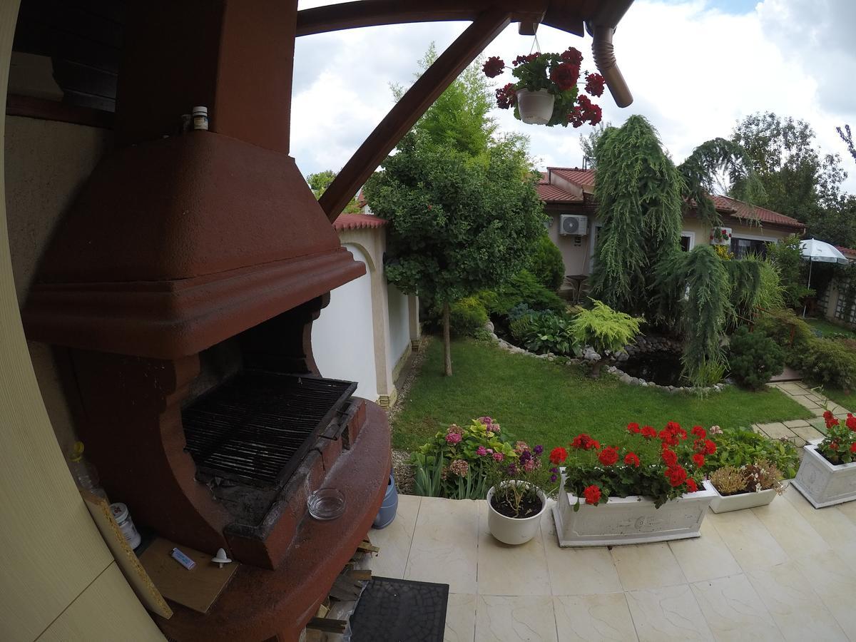Cristi'S Rooms - Pensiune Oradea Buitenkant foto