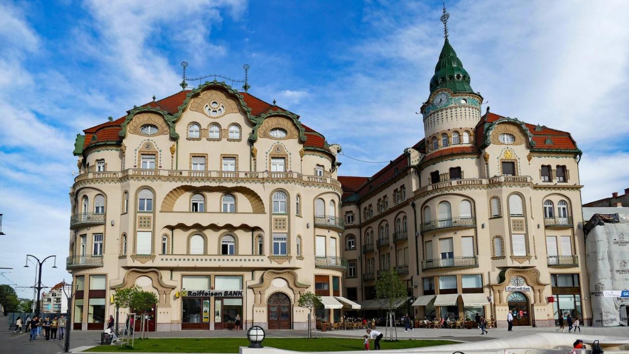 Cristi'S Rooms - Pensiune Oradea Buitenkant foto