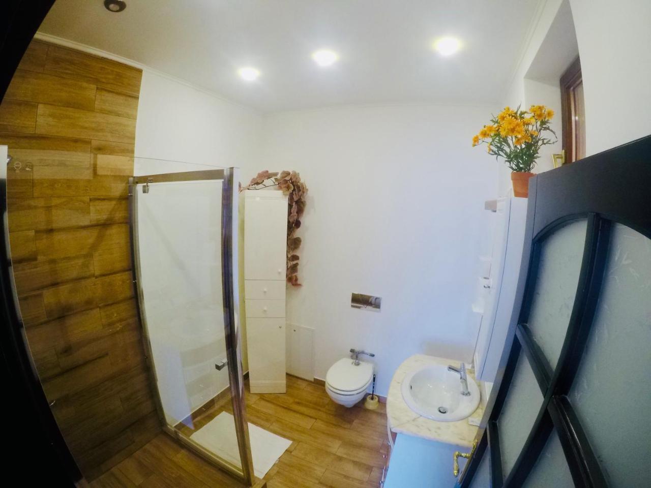 Cristi'S Rooms - Pensiune Oradea Buitenkant foto