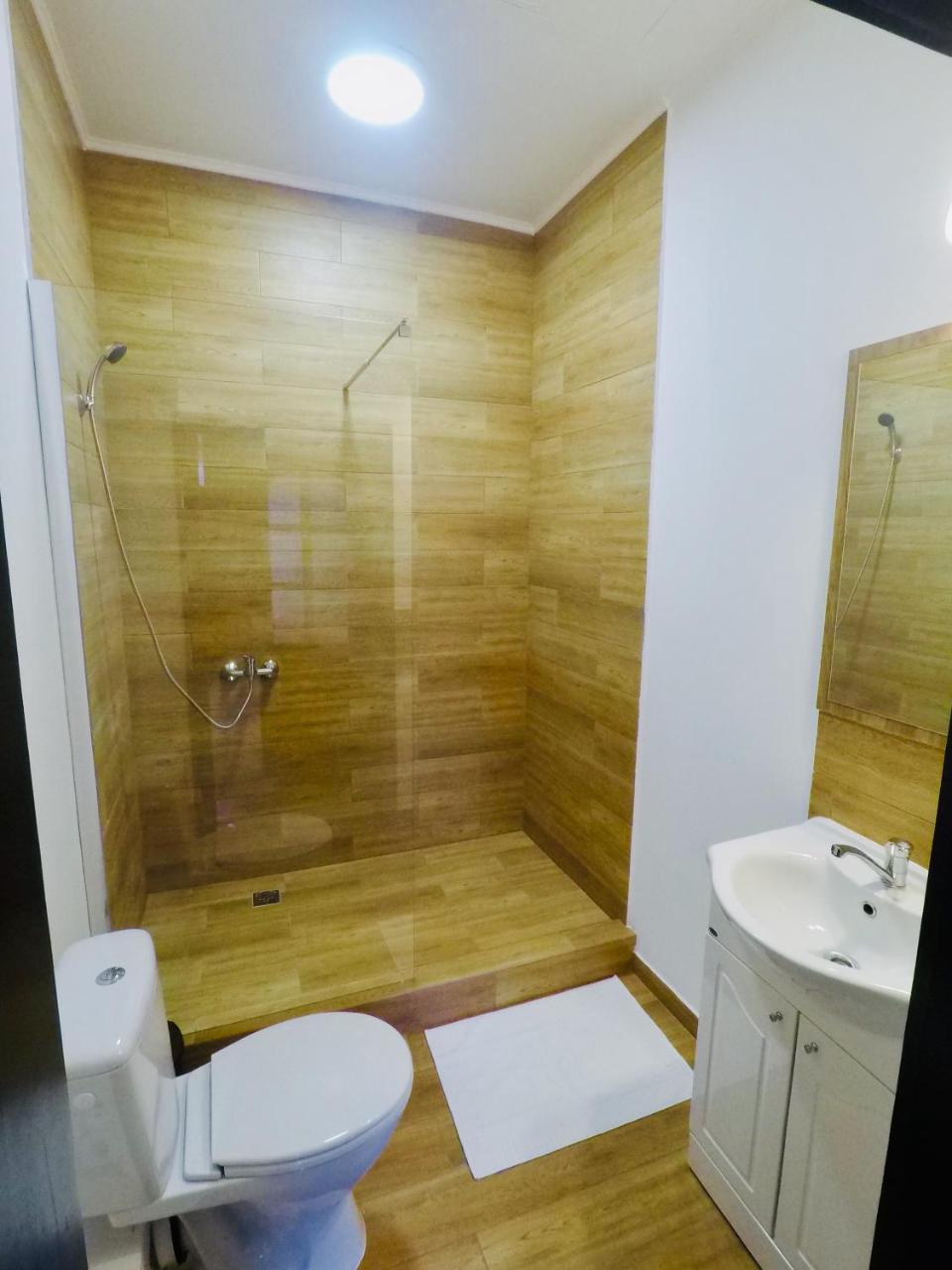 Cristi'S Rooms - Pensiune Oradea Buitenkant foto