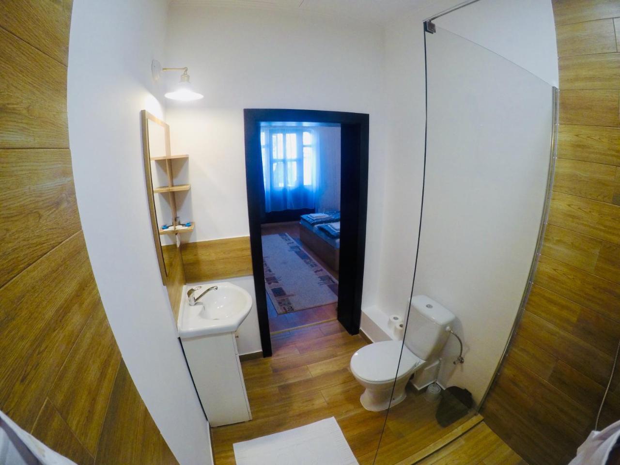 Cristi'S Rooms - Pensiune Oradea Buitenkant foto