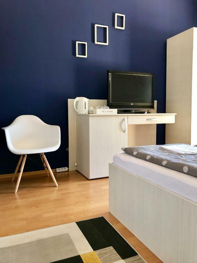 Cristi'S Rooms - Pensiune Oradea Buitenkant foto