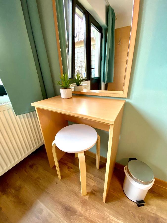 Cristi'S Rooms - Pensiune Oradea Buitenkant foto